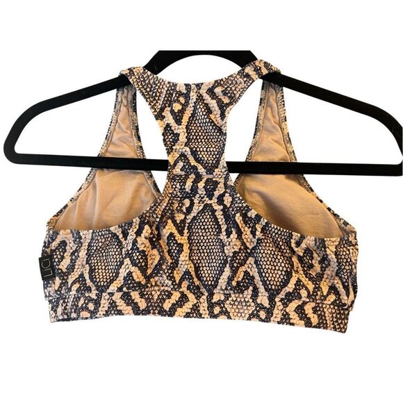 LiCi Fit workout Set size M/L in Python Scrunch Butt Bike Shorts & Racerback Bra - Picture 13 of 16